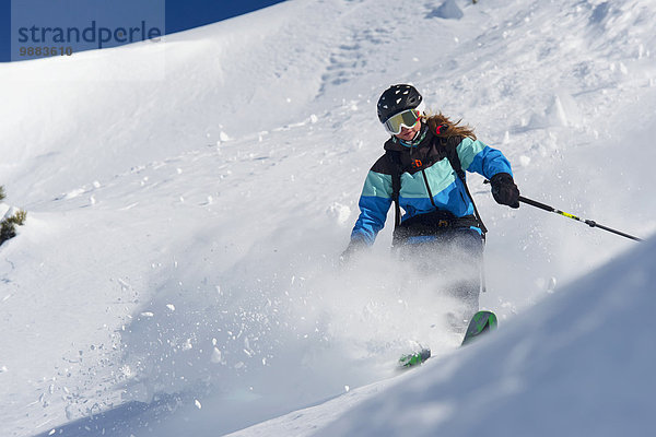 Skisport Pulverschnee Gesichtspuder Kanton Graubünden Schnee
