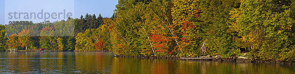 Farbaufnahme Farbe Küste See Herbst vorwärts Unterstützung Kanada Quebec
