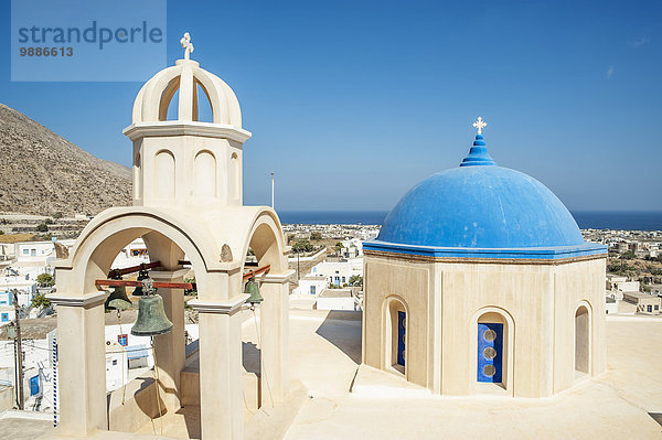 Dach Kuppel Kirche blau Ansicht Santorin Ägäisches Meer Ägäis Kuppelgewölbe Griechenland