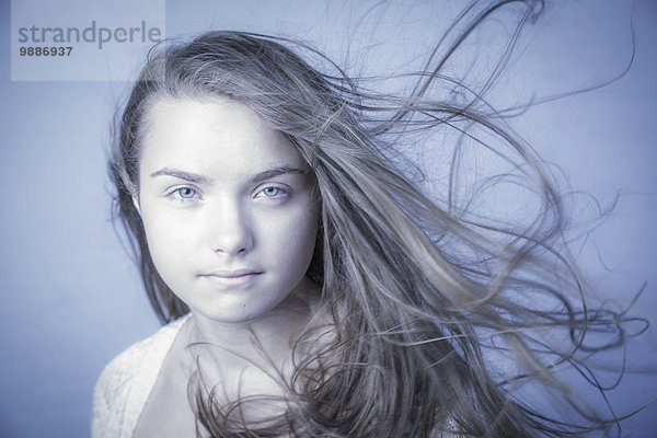 Portrait Jugendlicher Verbindung Mädchen Haar zerzaust