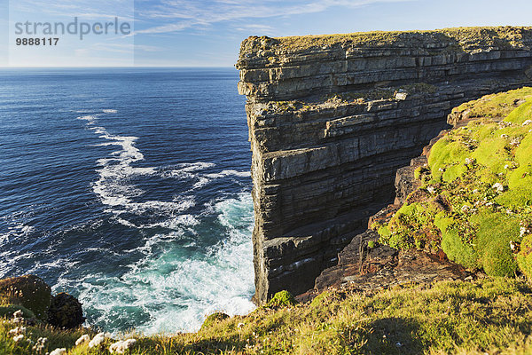 Felsbrocken Wolke Himmel Ozean Steilküste Anordnung blau Clare County Irland