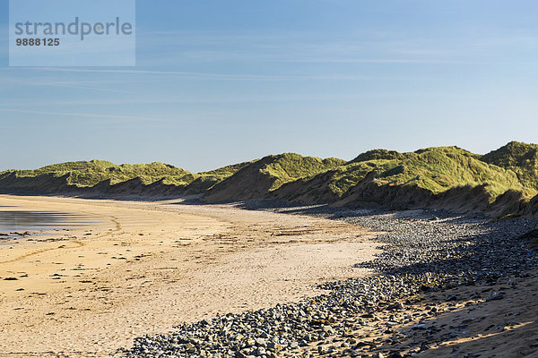 bedecken Strand Himmel Sand blau vorwärts Gras Düne Clare County Irland