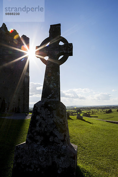 überqueren Palast Schloß Schlösser Silhouette Hintergrund Sonnenstrahl Cashel keltisch County Tipperary Kreuz Irland