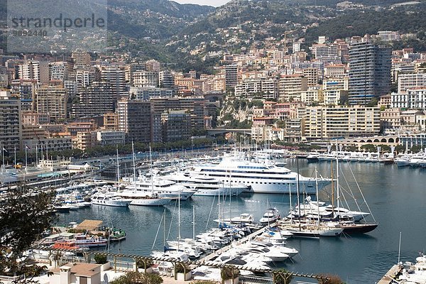 Blick auf Luxusyachten im Hafen  Montecarlo  Monaco