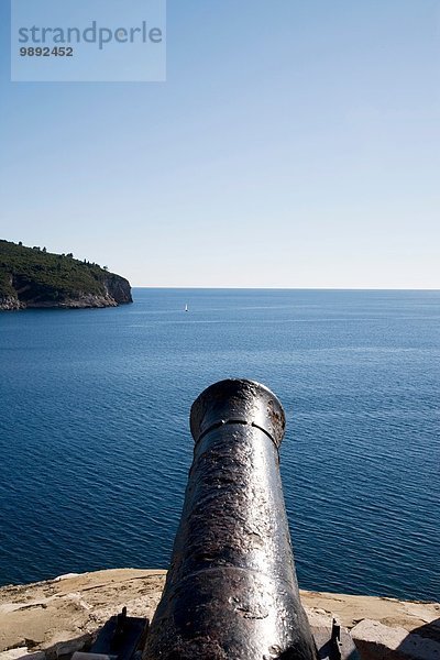 Alte Kastellkanone Richtung Mittelmeer  Dubrovnik  Kroatien