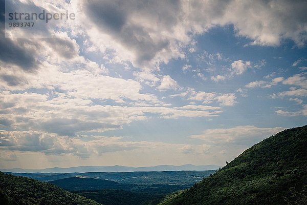 Landschaft eines Tales in New England  Berkshire County  Massachusetts  USA