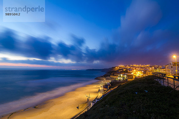 Potugal  Lourinha  Praia da Area Branca  Blick zum Strand am Abend