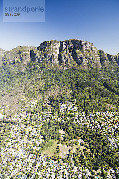 Südafrika  Luftaufnahme von Newlands in Kapstadt und Tafelberg Nationalpark