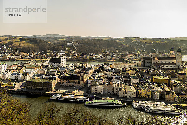 Deutschland  Passau  Blick vom Schloss auf die Stadt mit Inn und Donau