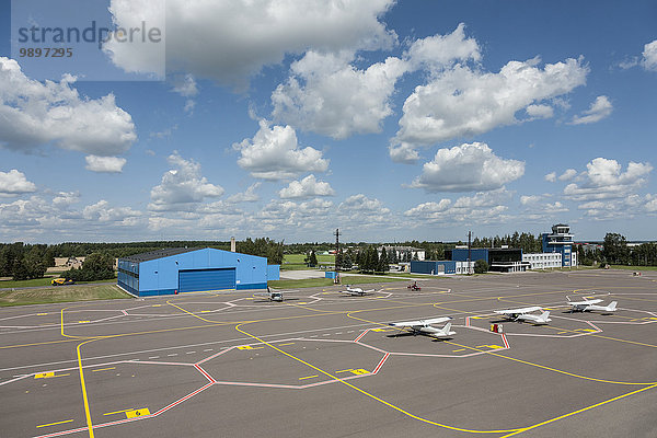 Estland  kleiner Flughafen bei Tartu  Luftaufnahme