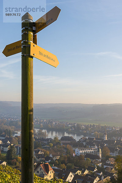 Schweiz  Wegweiser über Stein am Rhein