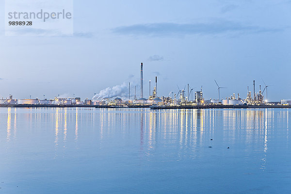 Niederlande  Rotterdam  Industrieanlage im Hafengebiet