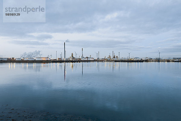 Niederlande  Rotterdam  Industrieanlage im Hafengebiet