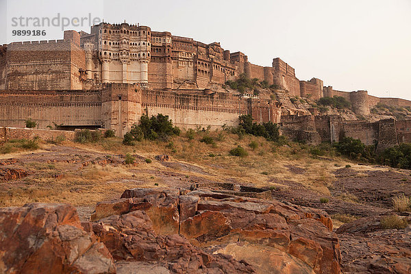 Indien  Rajasthan  Jodhpur  Blick auf Meherangarh Fort