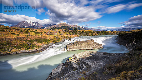 Chile  Torres del Paine Nationalpark  Wasserfall La Cascada