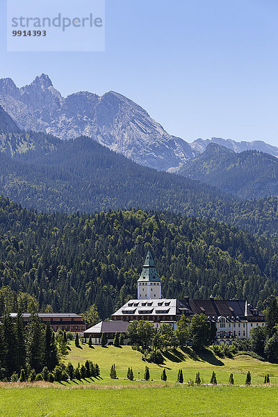 Schloss Elmau  Schlosshotel  Wettersteingebirge  Krün  Werdenfelser Land  Oberbayern  Bayern  Deutschland  Europa