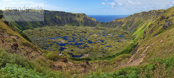 Rano Kau-Vulkankrater und Feuchtgebiet  Honga Roa  Unesco-Weltkulturerbe  Nationalpark Rapa Nui  Osterinsel  Chile  Südamerika