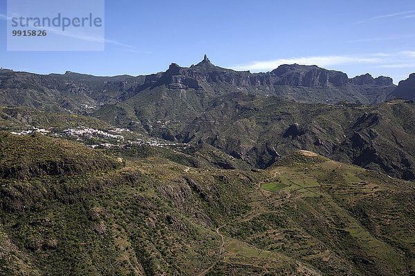 Ausblick von Artenara auf Tejeda und den Roque Nublo  Gran Canaria  Kanarische Inseln  Spanien  Europa