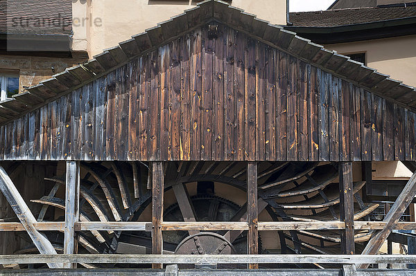 Wasserrad einer ehemaligen Kornmühle  um 1900  heute Industriemuseum  Lauf an der Pegnitz  Mittelfranken  Bayern  Deutschland  Europa