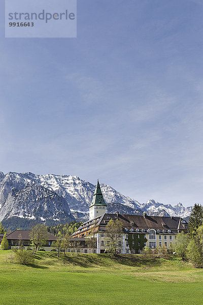 Schloss Elmau  Schlosshotel  Austragungsort G7 Gipfel 2015  Klais  Wettersteingebirge  Werdenfelser Land  Oberbayern  Bayern  Deutschland  Europa