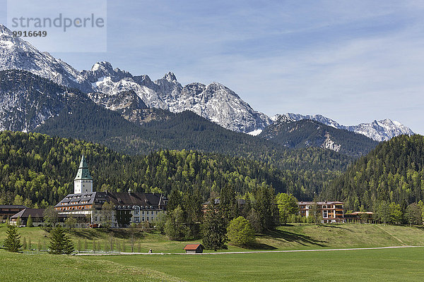 Schloss Elmau  Schlosshotel  Austragungsort G7 Gipfel 2015  Klais  Wettersteingebirge  Werdenfelser Land  Oberbayern  Bayern  Deutschland  Europa