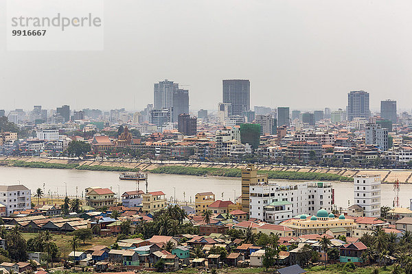 Skyline  Stadtübersicht  Tonle Sap Fluss  Phnom Penh  Kambodscha  Asien