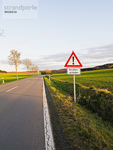 Hügel Zeichen Vorsicht Bundesstraße Deutschland Signal Nordrhein-Westfalen