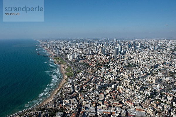 Luftaufnahme von Küste und Stadt  Tel Aviv  Israel