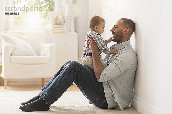 Boden Fußboden Fußböden Menschlicher Vater Sohn Baby spielen