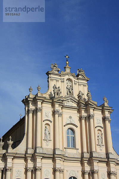 Warschau Hauptstadt Europa Kirche Fassade Hausfassade Figur Säule Polen