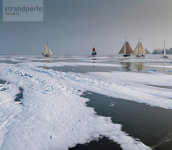 Wasser Europa Winter Mensch Freizeit Menschen Landschaft Eis Niederlande Schnee