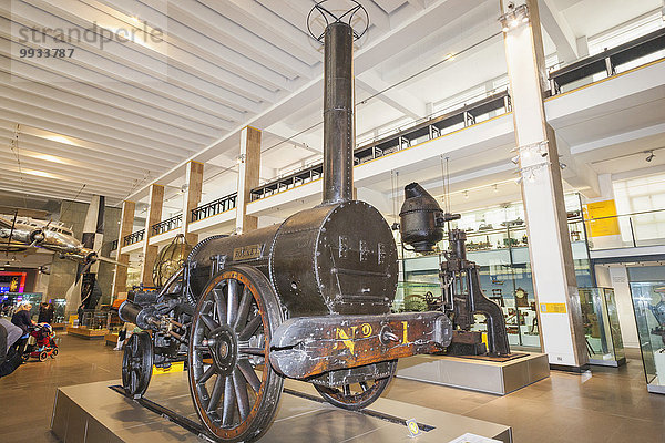 London Hauptstadt bauen Rakete Raumschiff England Lokomotive