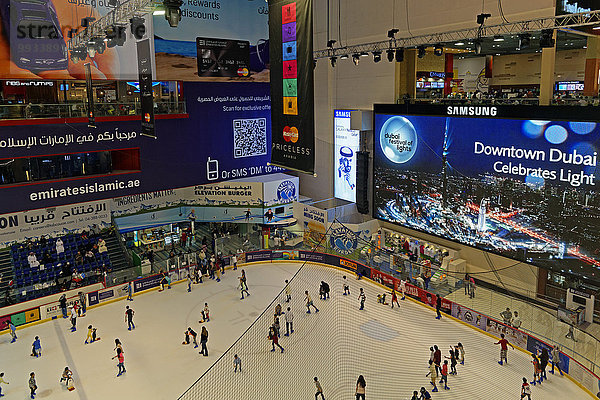 Einkaufszentrum Detail Details Ausschnitt Ausschnitte Sehenswürdigkeit bauen Vereinigte Arabische Emirate VAE Eisbahn Schlittschuhläufer Sport Gebäude Mensch Werbung innerhalb Asien Dubai Stimmung Tourismus