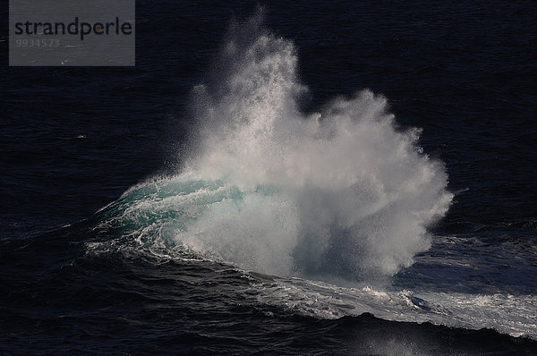 Seifenschaum Schaum Wasserwelle Welle Meer Atlantischer Ozean Atlantik Schottland Shetlandinseln Westküste