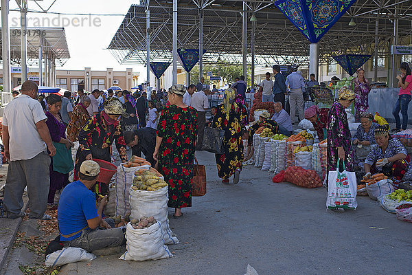 Marktstand Außenaufnahme Mensch Tag Menschen Lebensmittel Basar Asien Zentralasien Markt Umsatz Samarkand Seidenstraße Usbekistan