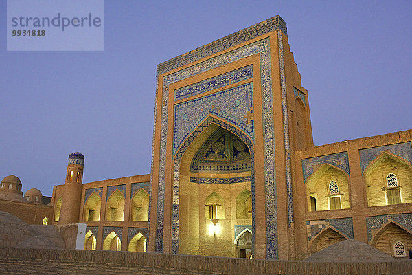Außenaufnahme bauen Abend Gebäude niemand Architektur Stimmung Religion Islam UNESCO-Welterbe Asien Zentralasien Abenddämmerung Koranschule Seidenstraße Dämmerung Usbekistan