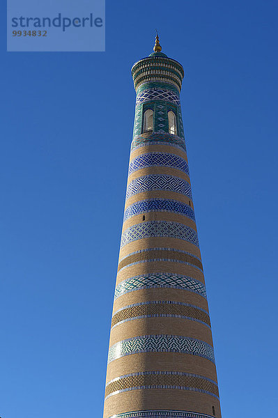 Hochformat Außenaufnahme bauen Tag Gebäude niemand Architektur Religion Islam UNESCO-Welterbe Asien Zentralasien Minarett Moschee Seidenstraße Usbekistan