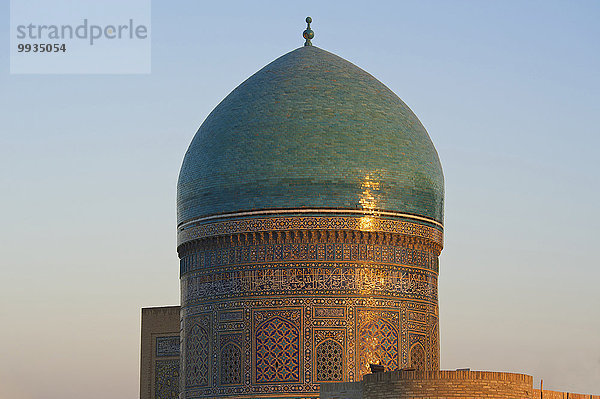 Außenaufnahme bauen Abend Gebäude niemand Architektur Stimmung Religion Islam Asien Buchara Zentralasien Abenddämmerung Koranschule Seidenstraße Dämmerung Usbekistan