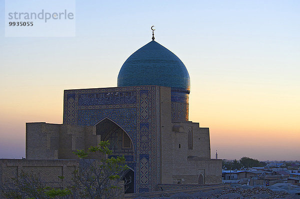 Außenaufnahme bauen Abend Gebäude niemand Architektur Stimmung Religion Islam Asien Buchara Zentralasien Abenddämmerung Moschee Seidenstraße Dämmerung Usbekistan