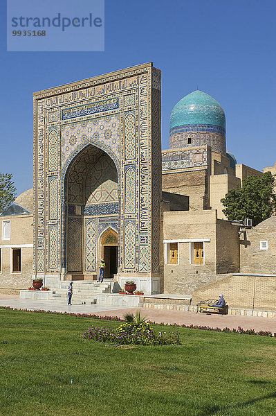 Hochformat Außenaufnahme Sehenswürdigkeit bauen Tag Gebäude Architektur Geschichte Monument Asien Zentralasien Mausoleum Samarkand Seidenstraße Grabmal Usbekistan