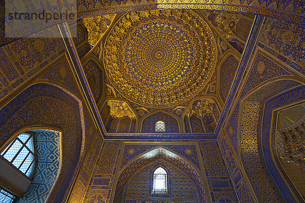 Sehenswürdigkeit bauen gold Gebäude Architektur Ostasien Religion Dekoration innerhalb Islam Fliesenboden Asien Zentralasien Koranschule Mosaik Moschee Samarkand Seidenstraße Usbekistan