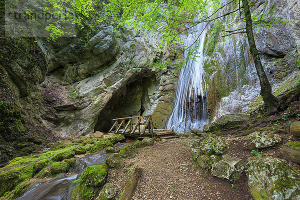Europa Wasserfall Höhle Schweiz Weg