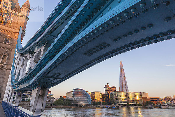 London Hauptstadt Brücke Glasscherbe London Borough of Southwark England