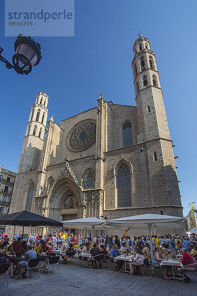 Europa Mensch Menschen Sommer Großstadt Architektur Kirche Terrasse Tourismus Barcelona Katalonien Spanien
