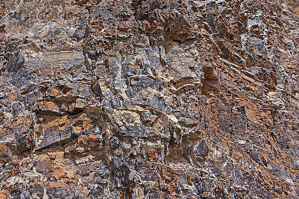 Detail Details Ausschnitt Ausschnitte Felsbrocken Muster Vereinigte Arabische Emirate VAE Berg Stein Straße Steilküste glatt Naher Osten Schnittmuster Sharjah Schardscha