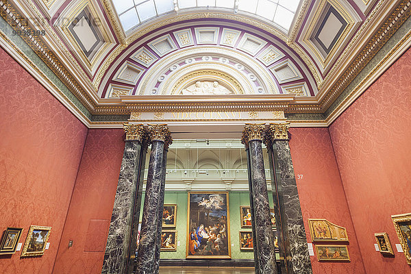 London Hauptstadt England National Gallery Trafalgar Square Innenaufnahme