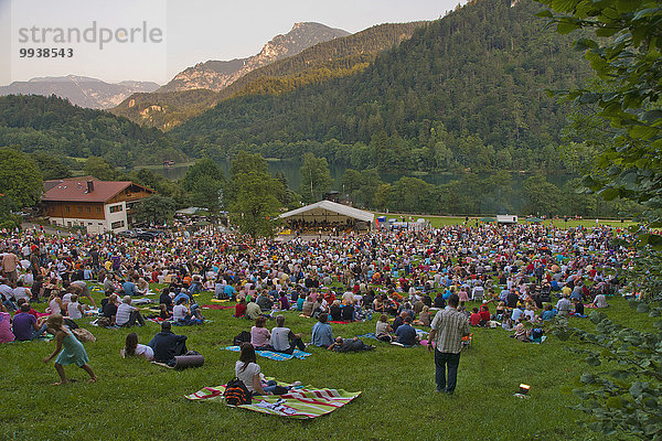 Europa beobachten Musik Wiese Im Freien Klassisches Konzert Klassik Bayern Berchtesgaden Deutschland Oberbayern