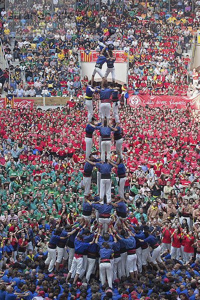 pyramidenförmig Pyramide Pyramiden Europa Mensch Menschen Wettbewerb Fest festlich Tradition Reise bunt rot Tourismus Festival Größe Katalonien Show Spanien Tarragona