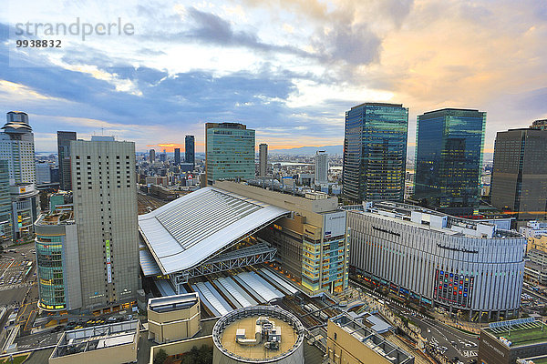 Panorama Skyline Skylines Sonnenuntergang Reise Großstadt Architektur bunt Tourismus Asien Japan Osaka Haltestelle Haltepunkt Station