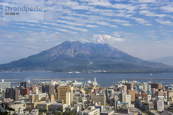 Berg Landschaft Aktion niemand Reise Großstadt bunt Vulkan Insel Tourismus Asien Japan Kagoshima Kyushu